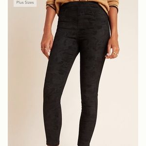 NWT Anthropologie Camo Leggings by Sanctuary!